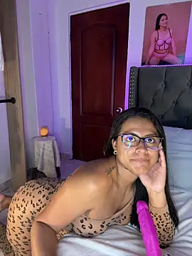ema_zoen Live XXX chat