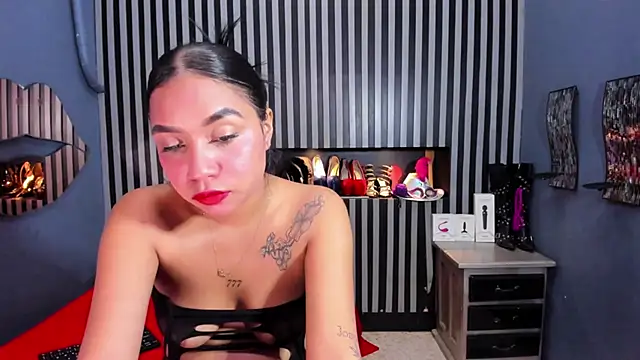 Chat +18 de MiaWolton ao vivo