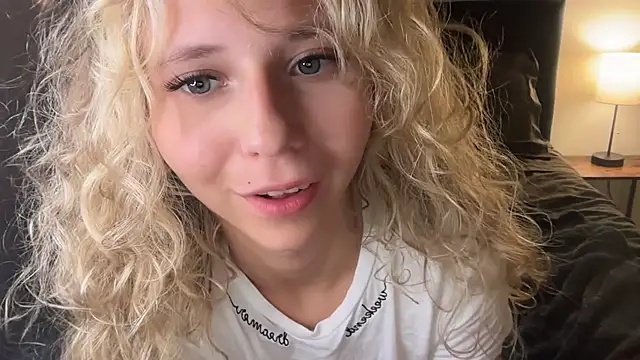 anyaa777's Live XXX Chat