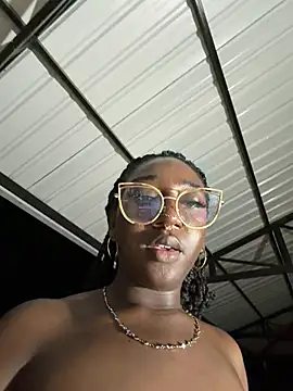 Chat XXX Live ZahhyFrequency