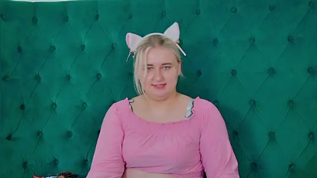LioraArdynn Webbikameraesitys