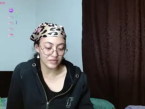 Chat +18 de Amitlu_ ao vivo