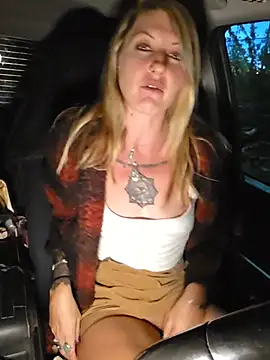 SheIsSomething Live XXX Chat