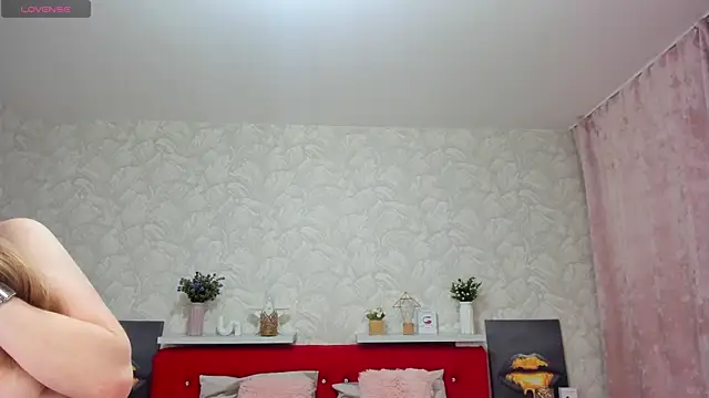 KattyPeachX Adlı Modelin Canlı XXX Sohbeti