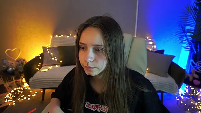TinyNatalie Chat XXX in diretta