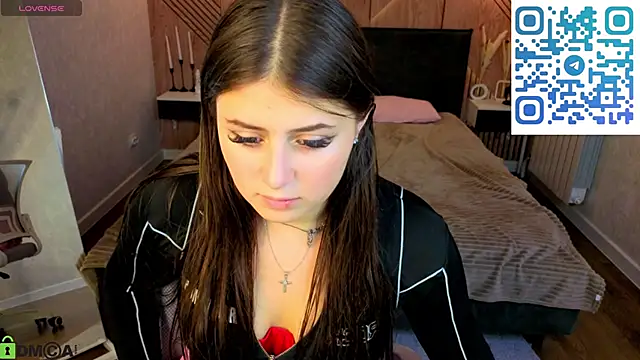 دردشة Crystal-Lace الجنسية المباشرة