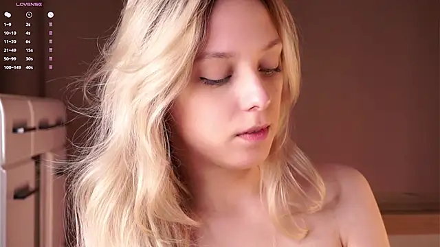 XXX chat uživo modela LeeryWonder