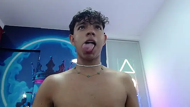 Aron_hot11 webcam show