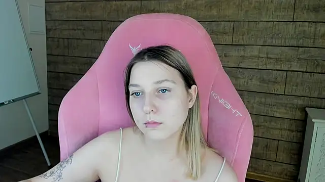 TinnaBurton's Live XXX Chat