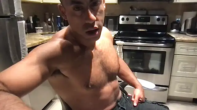 BigGuyMuscle: διαδικτυακό σόου στην κάμερα