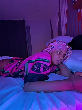 TheRealOshunQueen Chat XXX in diretta