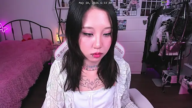 ashleywowmeow Chat XXX in diretta
