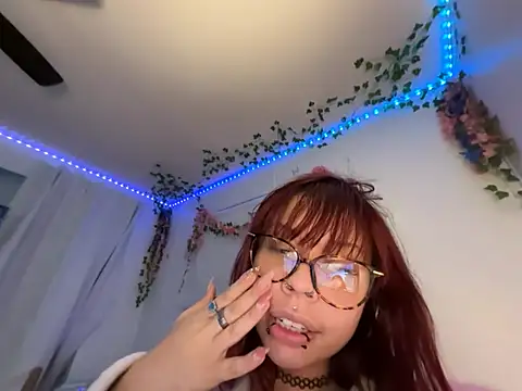 moan4mona 即時 XXX 聊天
