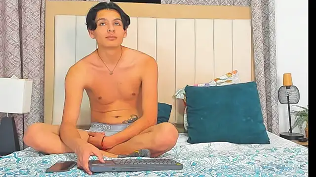 Maicol_ruiz972049 Show Webcam