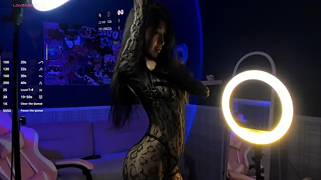 Nelly_Kimm élő XXX-chatje