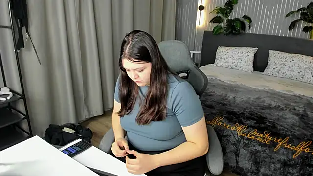 Chatroom XXX en direct de Evelyne_Loo