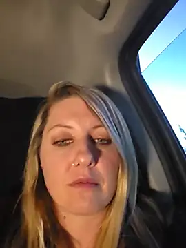 SheIsSomething's Live XXX Chat