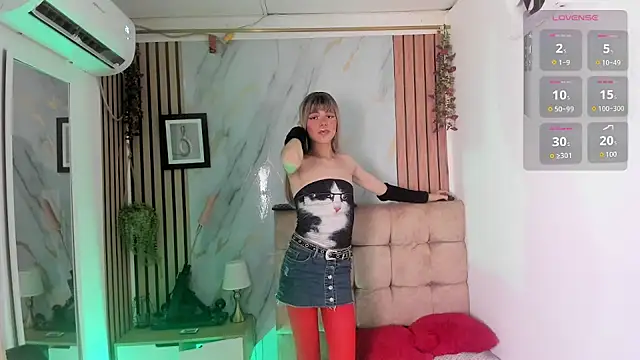 Vanessa_Jenner Show in webcam