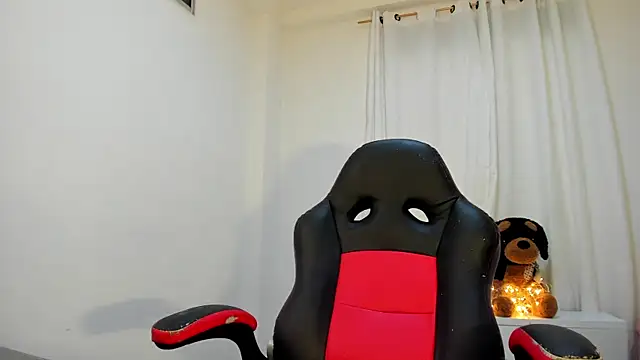 ana_maria___ Adlı Modelin Canlı XXX Sohbeti