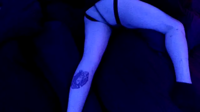 Show modela Time2playN303party na web-kameri