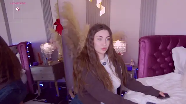 KiraBarlows Chat XXX in diretta
