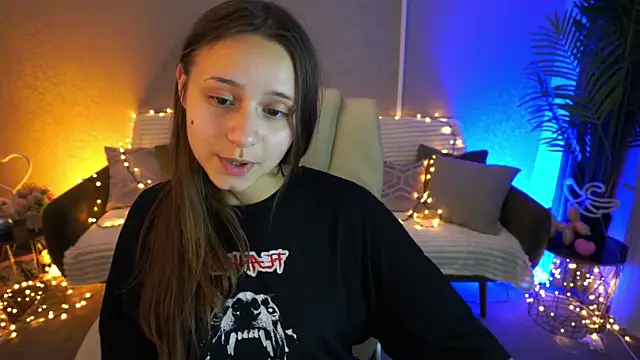 TinyNatalie Chat XXX in diretta