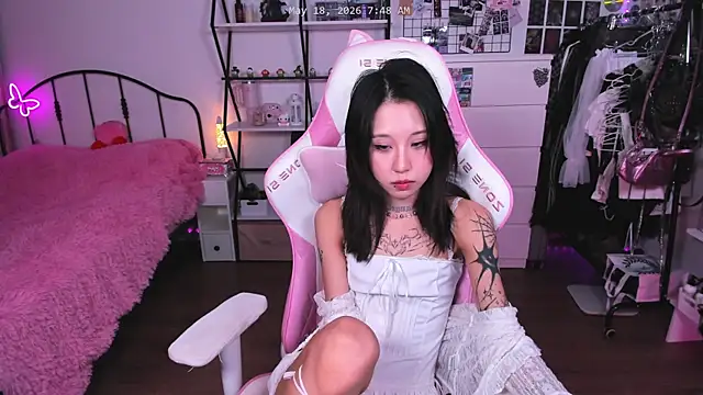 ashleywowmeow 网络视讯表演