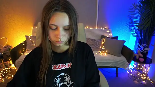 TinyNatalie live XXX chat