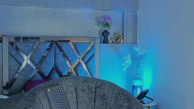 nova_salvatore's Webcam Show