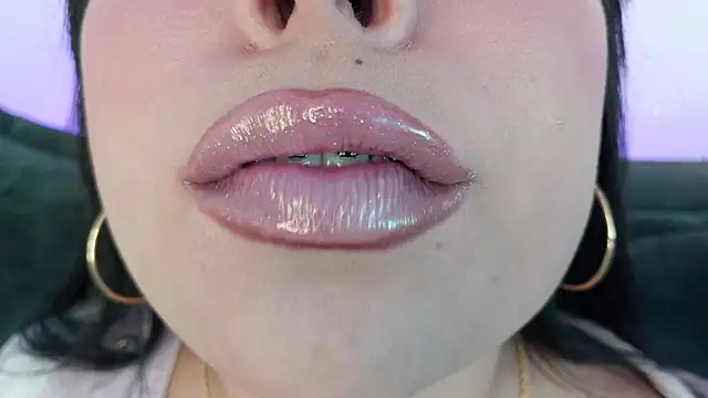 XXX chat uživo modela mia_roux1