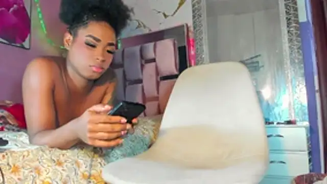 Chatroom XXX en direct de HUGE_BLACKCOCK