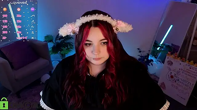 Mia_R0ss élő XXX-chatje