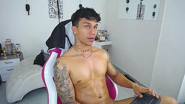 Živý XXX chat Leonard_Price