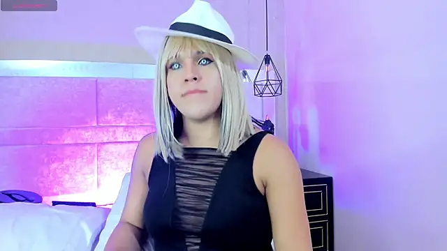 Chatroom XXX en direct de kimCosseyy