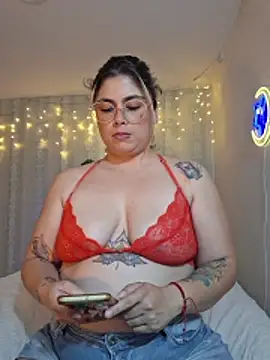 Chat +18 de Juliietha_servas ao vivo