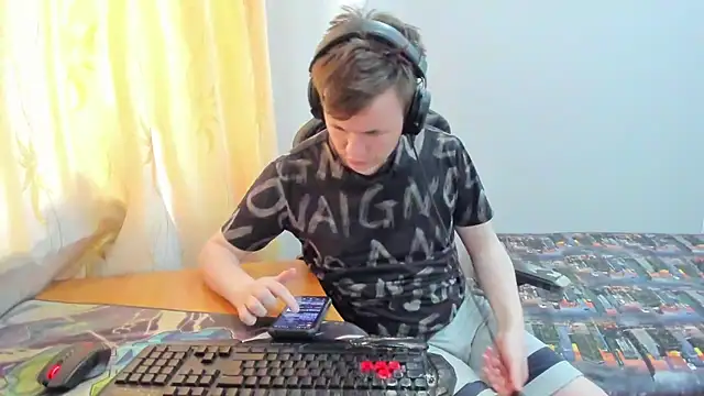 iliaskrislove élő XXX-chatje