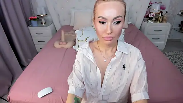 Pokazy przed kamerką – HottieSweetBritney