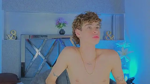 nova_salvatore's Webcam Show