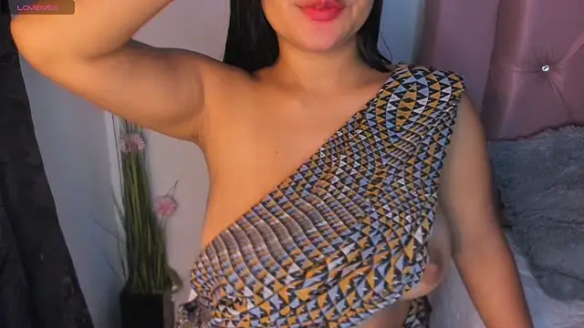 Czat XXX na żywo – shara_queen1
