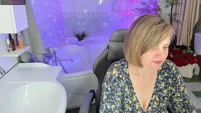 BettyGibsonn Adlı Modelin Canlı XXX Sohbeti