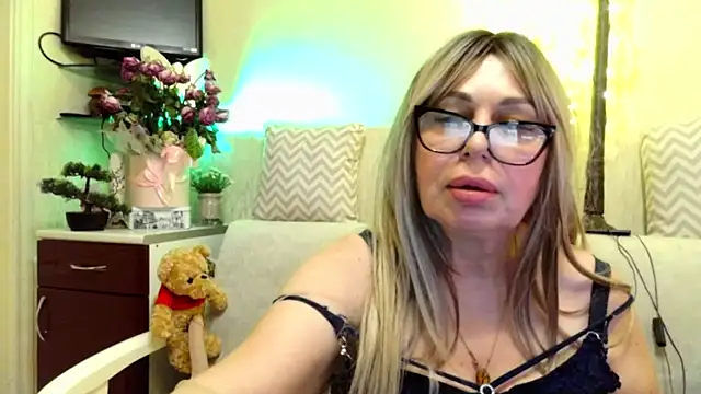 Chat +18 de SusieNoreen ao vivo