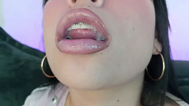 Chatroom XXX en direct de mia_roux1
