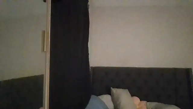 1n0nlythroat's Live XXX Chat