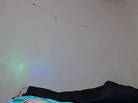 Онлайн чат XXX SexyboyHot2000