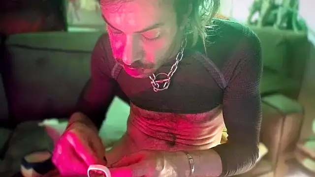 P4RtYBOII92 élő XXX-chatje