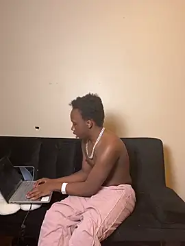YourLittleBoyfriend webkamerás műsora