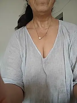 NakedMILFx 现场XXX聊天