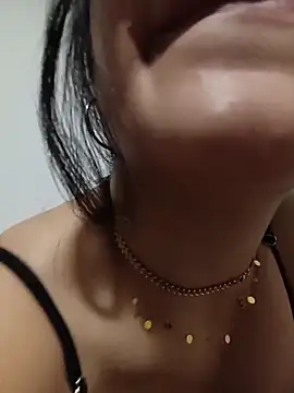 Show Webcam de Miakhalifa__