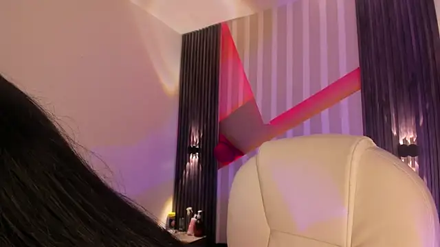 _shantal_smith's Live XXX Chat