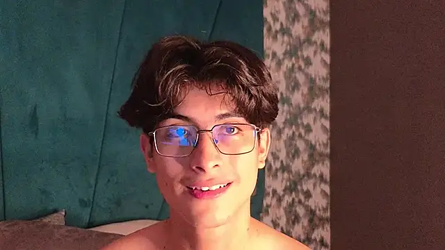 عرض كام Aaron_Eze